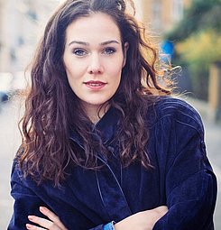 Frau  Lea-Sophie Natter